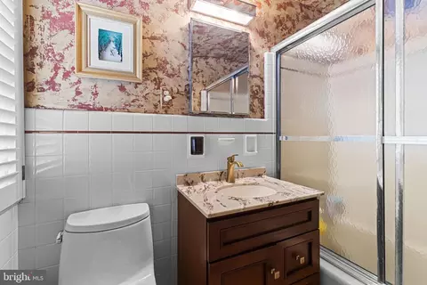 Bath - 412 Rices Mill Rd, Wyncote, PA 19095 photo 3 of 3