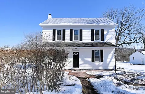 1398 Chestnut Grove Rd, Pottstown, PA 19464