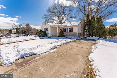 624 Woodland Dr, Pottstown, PA 19464