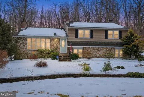 2325 Willow Brook Dr, Huntingdon Valley, PA 19006