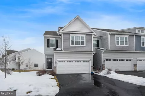 323 Ridgewood Dr, Royersford, PA 19468
