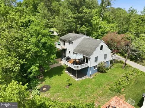 2037 Harts Ln, Conshohocken, PA 19428