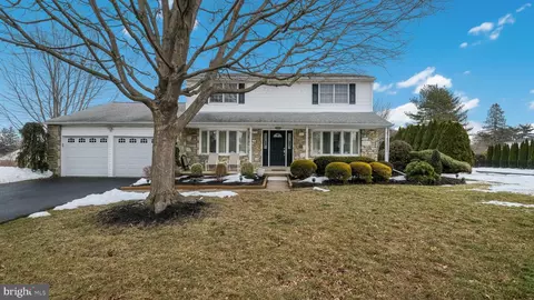 799 Bobwhite Ln, Huntingdon Valley, PA 19006