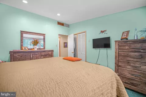 Bedroom - 2409 Ashbourne Rd, Wyncote, PA 19095 photo 5 of 6