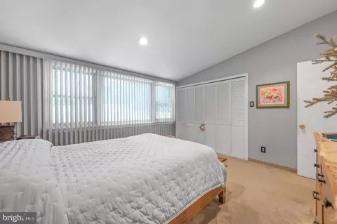 Bedroom - 2409 Ashbourne Rd, Wyncote, PA 19095 photo 3 of 6