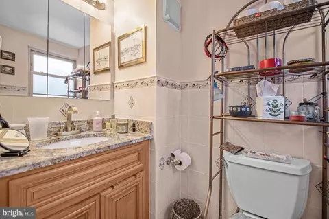 Bath - 2409 Ashbourne Rd, Wyncote, PA 19095 photo 4 of 4