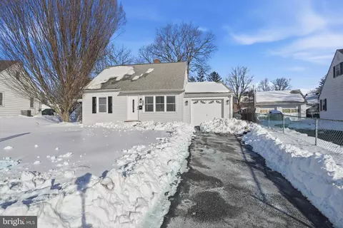 1954 Coolidge Ave, Willow Grove, PA 19090