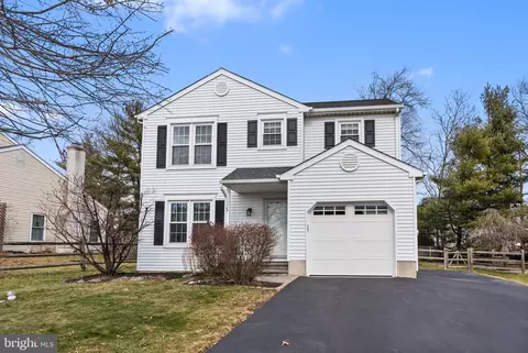 120 Fox Hunt Dr, Franconia, PA 18924