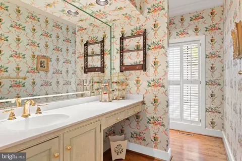 Bath - 1244 Denbigh Ln, Wayne, PA 19087 photo 1 of 6