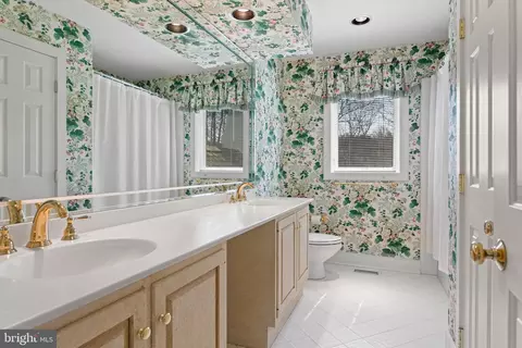 Bath - 1244 Denbigh Ln, Wayne, PA 19087 photo 6 of 6