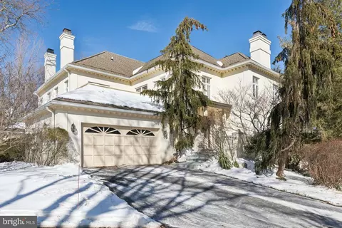 821 Oxford Crst, Villanova, PA 19085