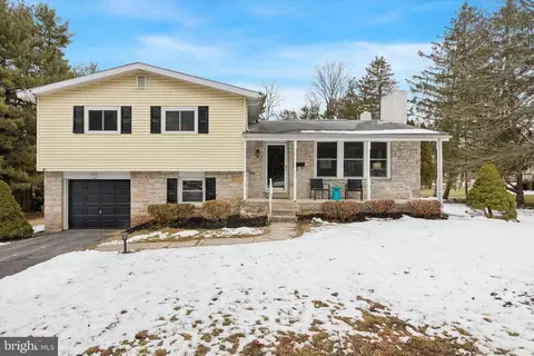 27 Borton Rd Apt, Audubon, PA 19403