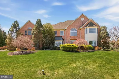 2594 Hillcrest Dr, Lansdale, PA 19446