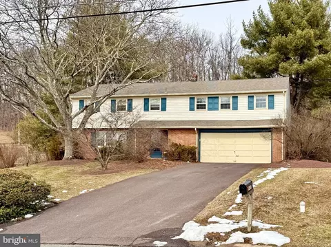 1457 Lynn Dr, Pottstown, PA 19464