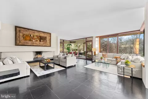 51 Crosby Brown Rd, Gladwyne, PA 19035