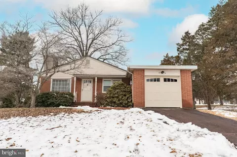 915 Cressman Rd, Harleysville, PA 19438