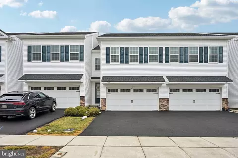134 Knock Hill Dr, Royersford, PA 19468