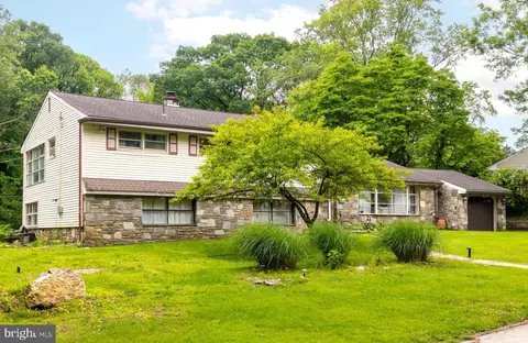 1030 Rock Creek Dr, Wyncote, PA 19095
