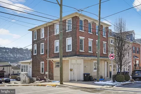 389 E Hector St, Conshohocken, PA 19428