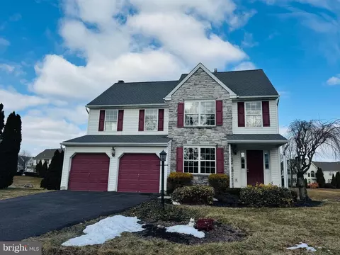 25 Castle Dr, Royersford, PA 19468