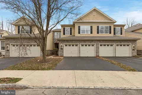 822 Creekview Dr, Penllyn, PA 19422