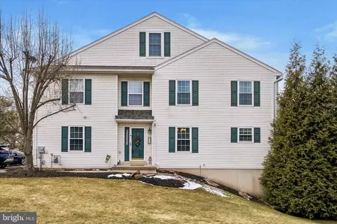 636 Chadbourne Ct, Harleysville, PA 19438