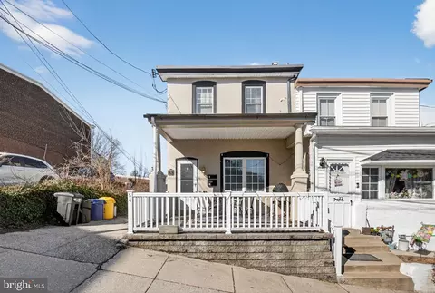 54 Highland Ave, Belmont Hills, PA 19004