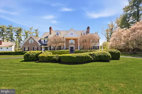 608 Creek Ln, Flourtown, PA 19031