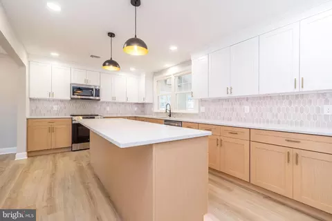 1433 Sandys Ln, North Wales, PA 19454