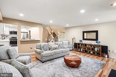 Living - 98 Forrest Ct, Royersford, PA 19468 photo 1 of 1