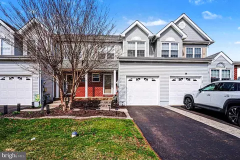 98 Forrest Ct, Royersford, PA 19468