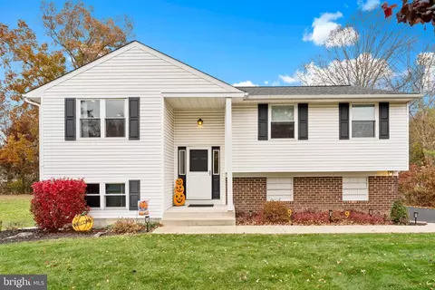 106 Hawthorne Dr, North Wales, PA 19454