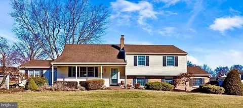891 Spruce Ln, Harleysville, PA 19438