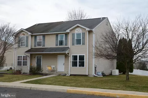 603 Honeysuckle Way, Pennsburg, PA 18073