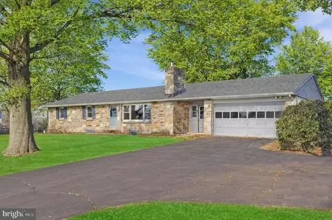 1792 Schwenksville Rd, Schwenksville, PA 19473
