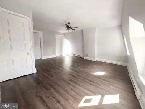Living - 535 E High St, Pottstown, PA 19464 photo 3 of 4
