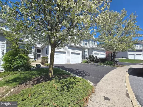 19 Victoria Cir, Collegeville, PA 19426