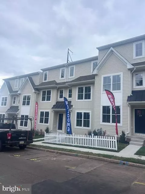 231 2nd Ave #4, Royersford, PA 19468