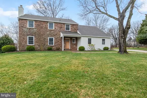 1670 Salem Cir, Blue Bell, PA 19422