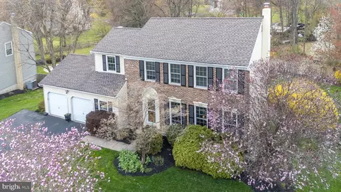 109 Pioneer Dr, Lansdale, PA 19446
