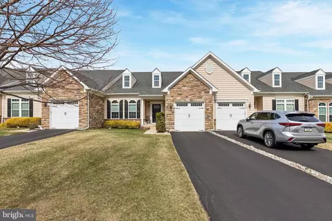 106 Shire Dr, Norristown, PA 19403