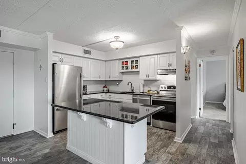 10713 Valley Forge Cir #713, King Of Prussia, PA 19406