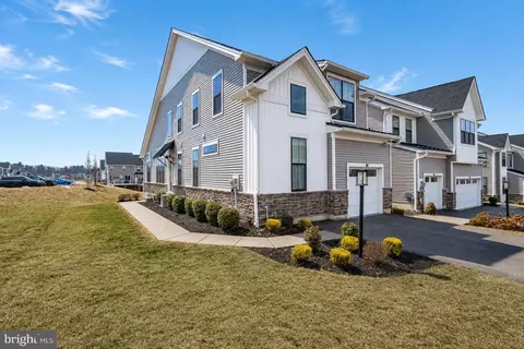 34 Tamarack Cir, Eagleville, PA 19403