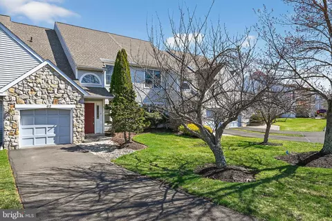 62 Harlow Cir, Ambler, PA 19002