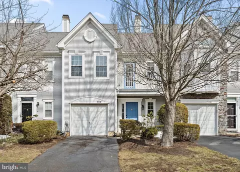 608 Ascot Ct, North Wales, PA 19454