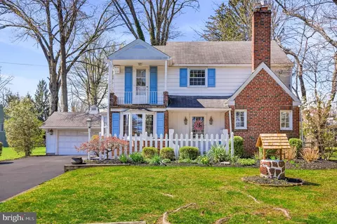 2240 Pioneer Rd, Hatboro, PA 19040