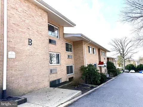 650 Brooke Rd #B-11, Glenside, PA 19038