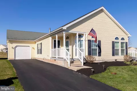 411 Dandelion Dr, Blue Bell, PA 19422