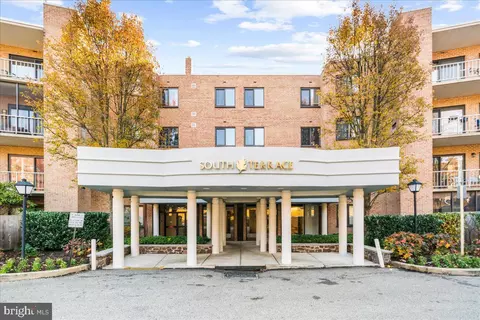 1637 Oakwood Dr #405, Penn Valley, PA 19072