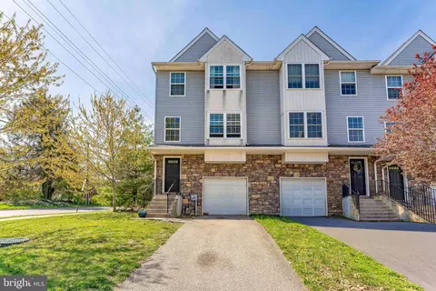 752 Cedar Ln, Norristown, PA 19401